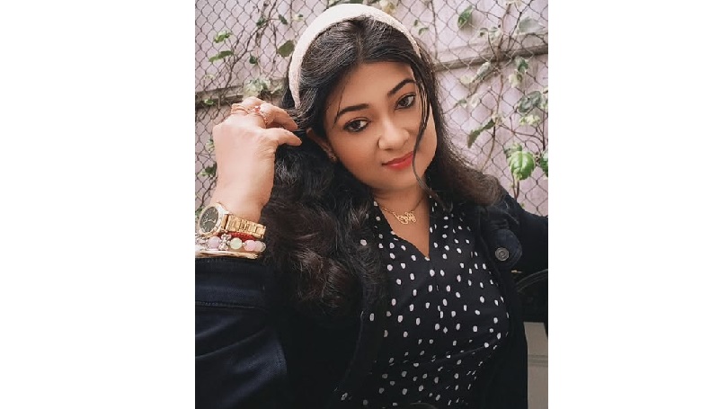 রো জী  ঘো ষ 